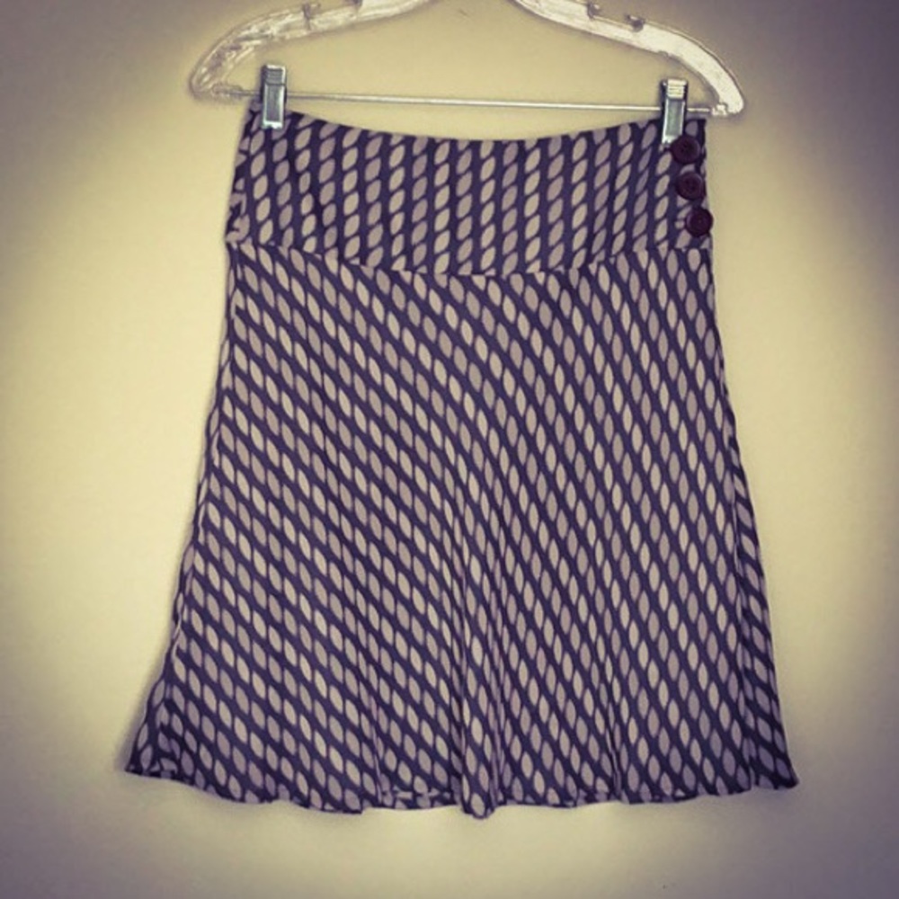 ❤️Beautiful Taupe color Ann Taylor skirt Aline❤️ - Picture 2 of 7